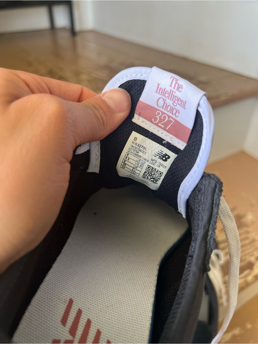 New Balance 327 Women’s Size 8 - Picture 8 of 8